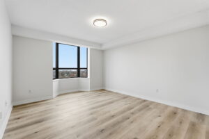 31-web-or-mls-432 Main St E 902, Hamilton-31