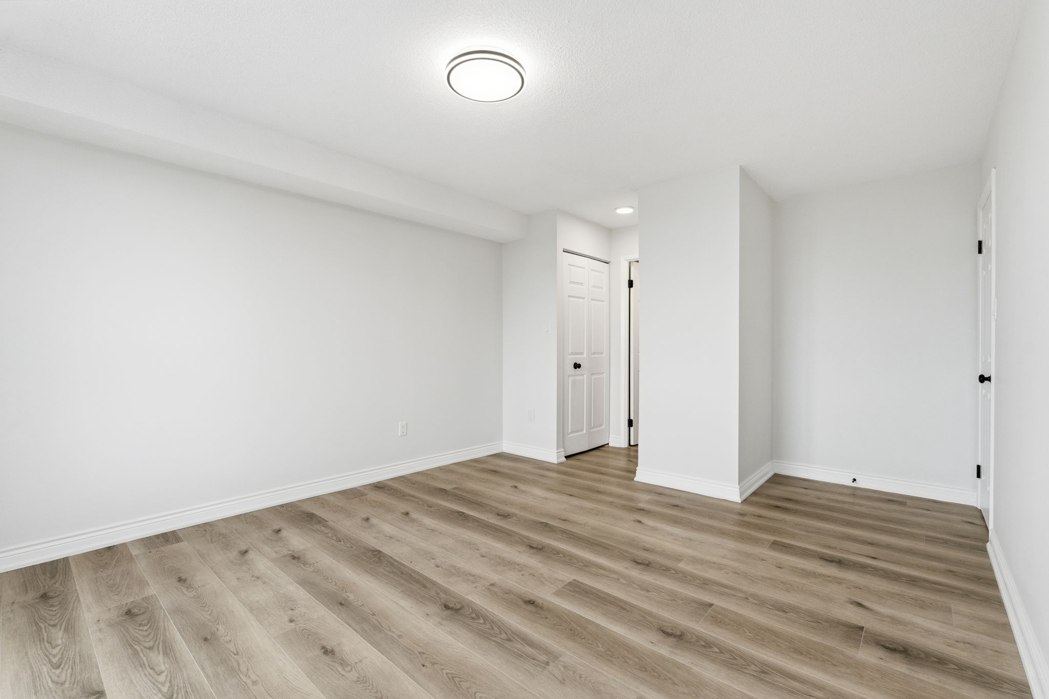 32-web-or-mls-432 Main St E 902, Hamilton-32