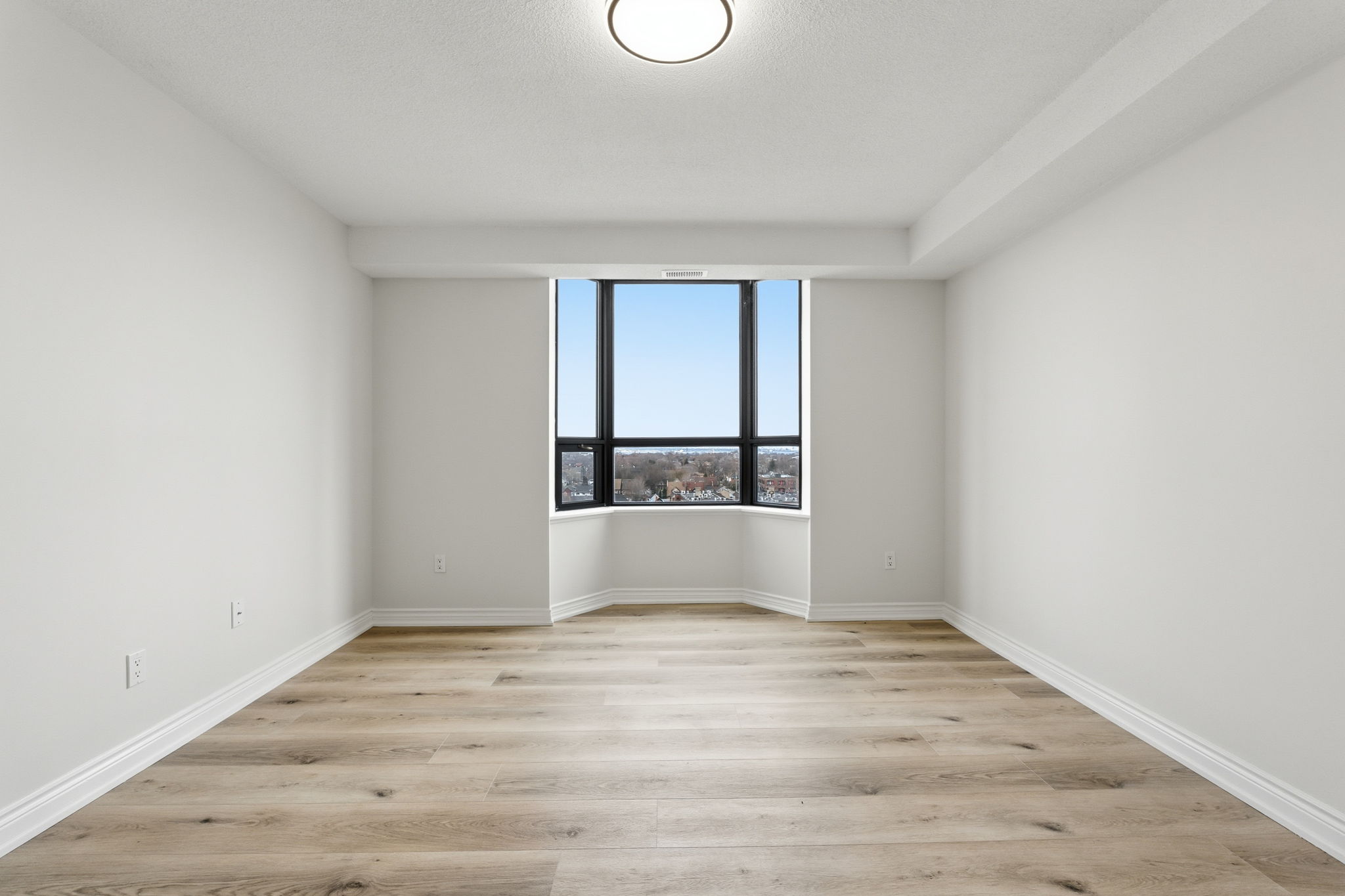 33-web-or-mls-432 Main St E 902, Hamilton-33