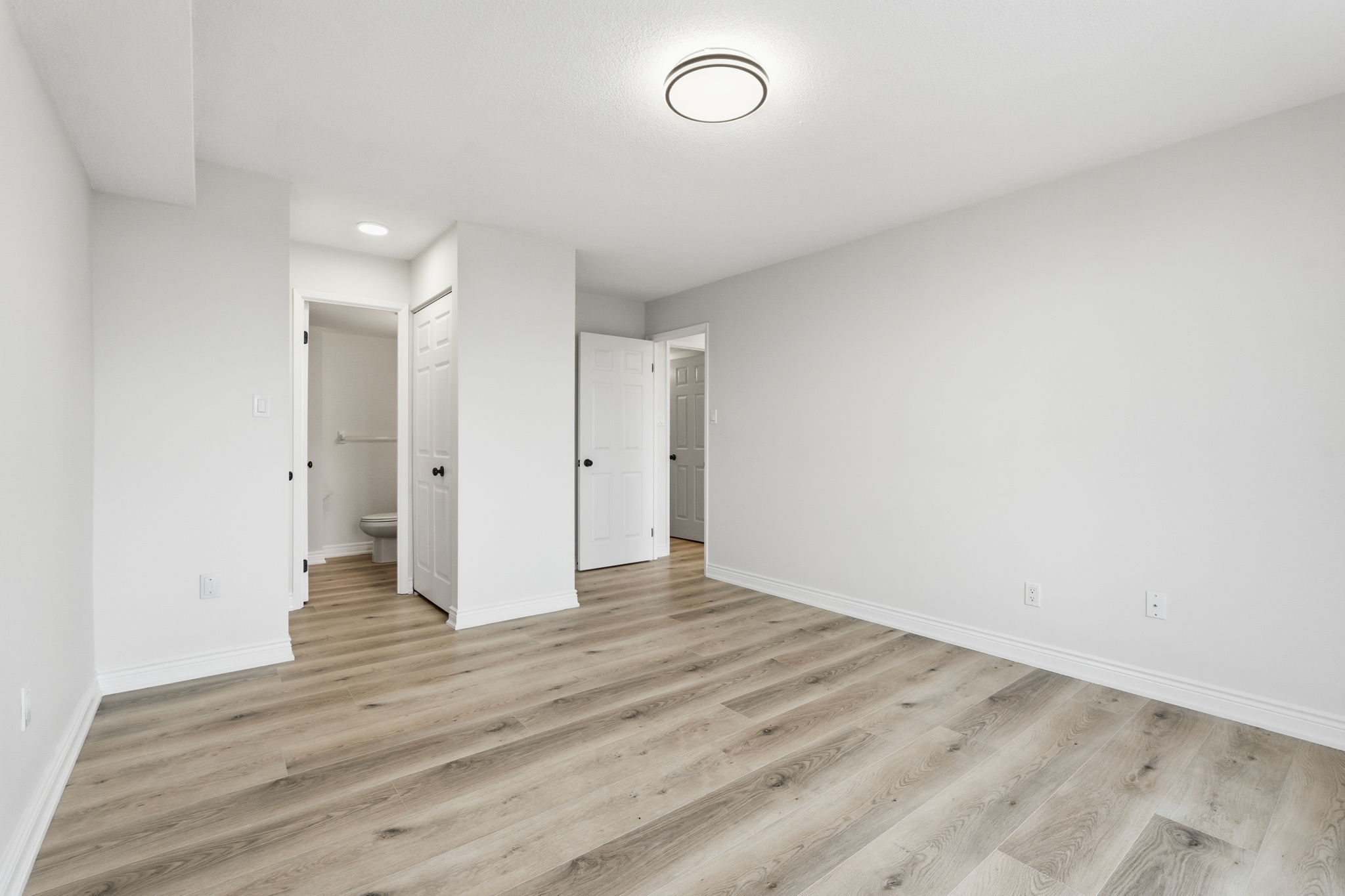 34-web-or-mls-432 Main St E 902, Hamilton-34