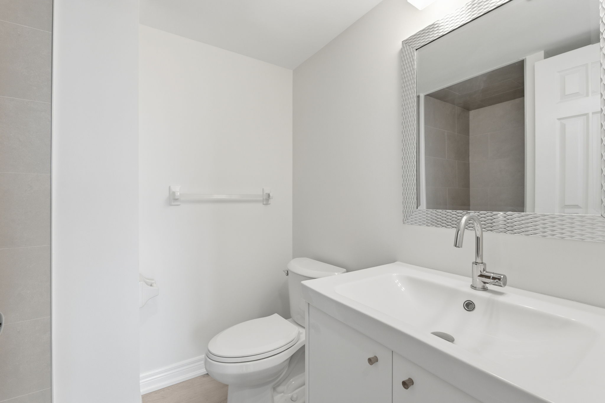 36-web-or-mls-432 Main St E 902, Hamilton-36