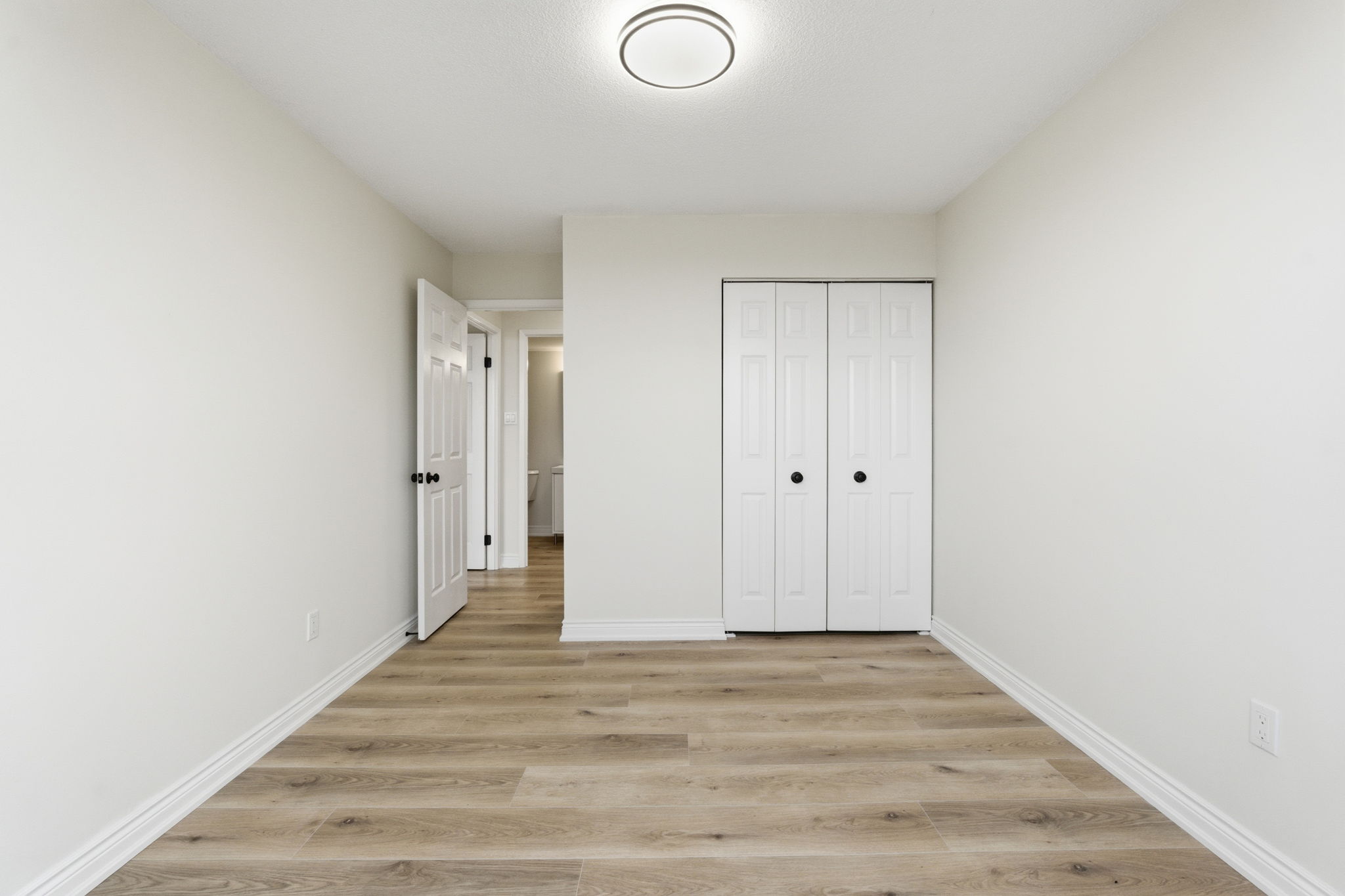 40-web-or-mls-432 Main St E 902, Hamilton-40