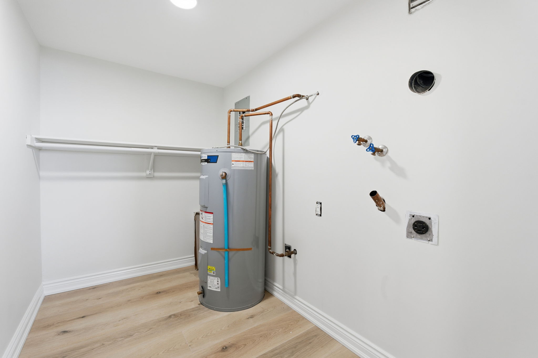 44-web-or-mls-432 Main St E 902, Hamilton-44