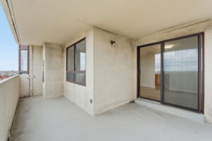 47-web-or-mls-432 Main St E 902, Hamilton-47