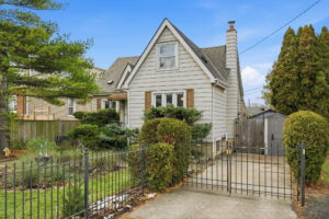 5-web-or-mls-685 Dunn Ave, Hamilton-5