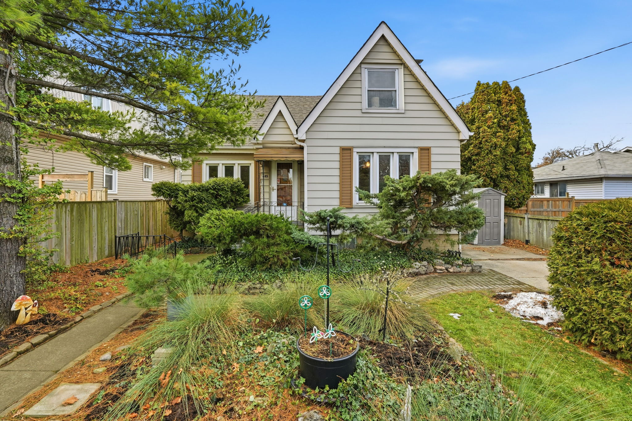 6-web-or-mls-685 Dunn Ave, Hamilton-6