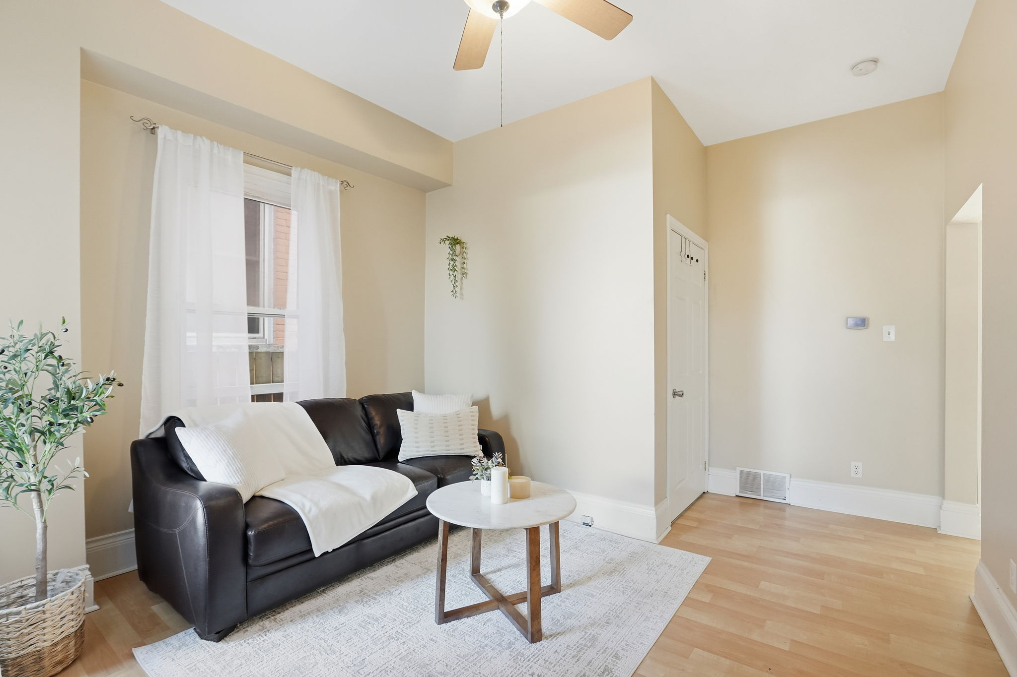 24-web-or-mls-24 Florence St, Hamilton-184