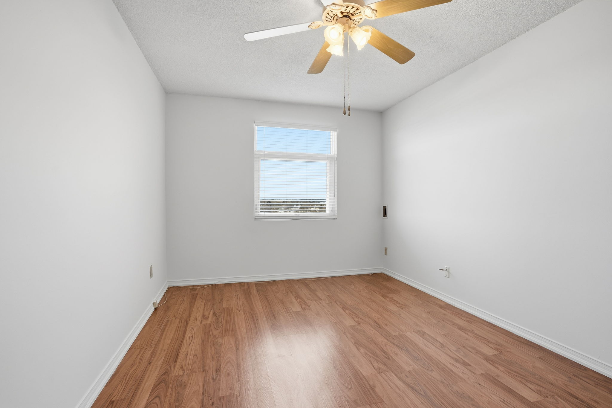 28-web-or-mls-9 Bonheur Ct 808, Brantford-28