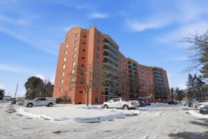 3-web-or-mls-9 Bonheur Ct 808, Brantford-3