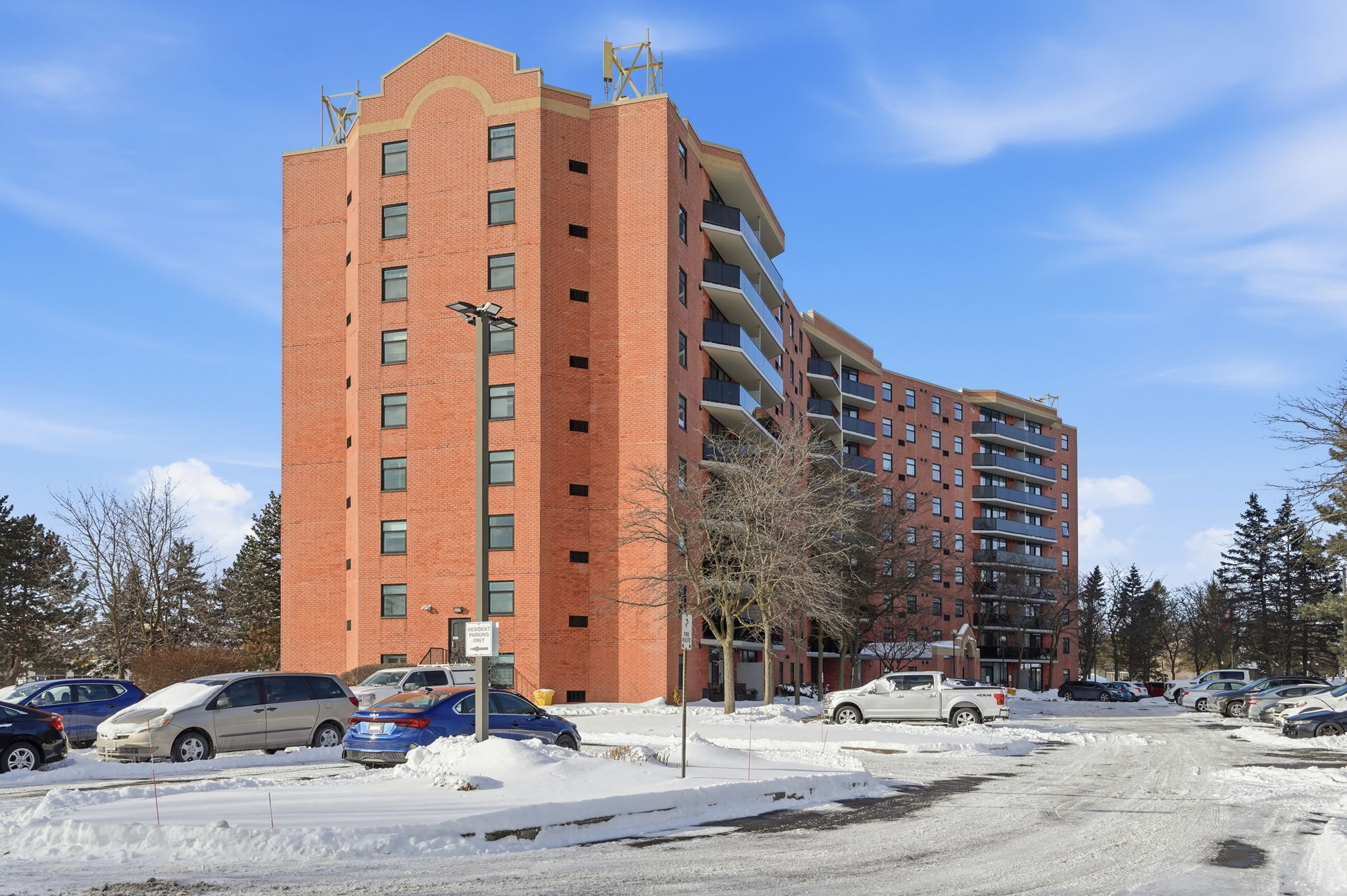 5-web-or-mls-9 Bonheur Ct 808, Brantford-5