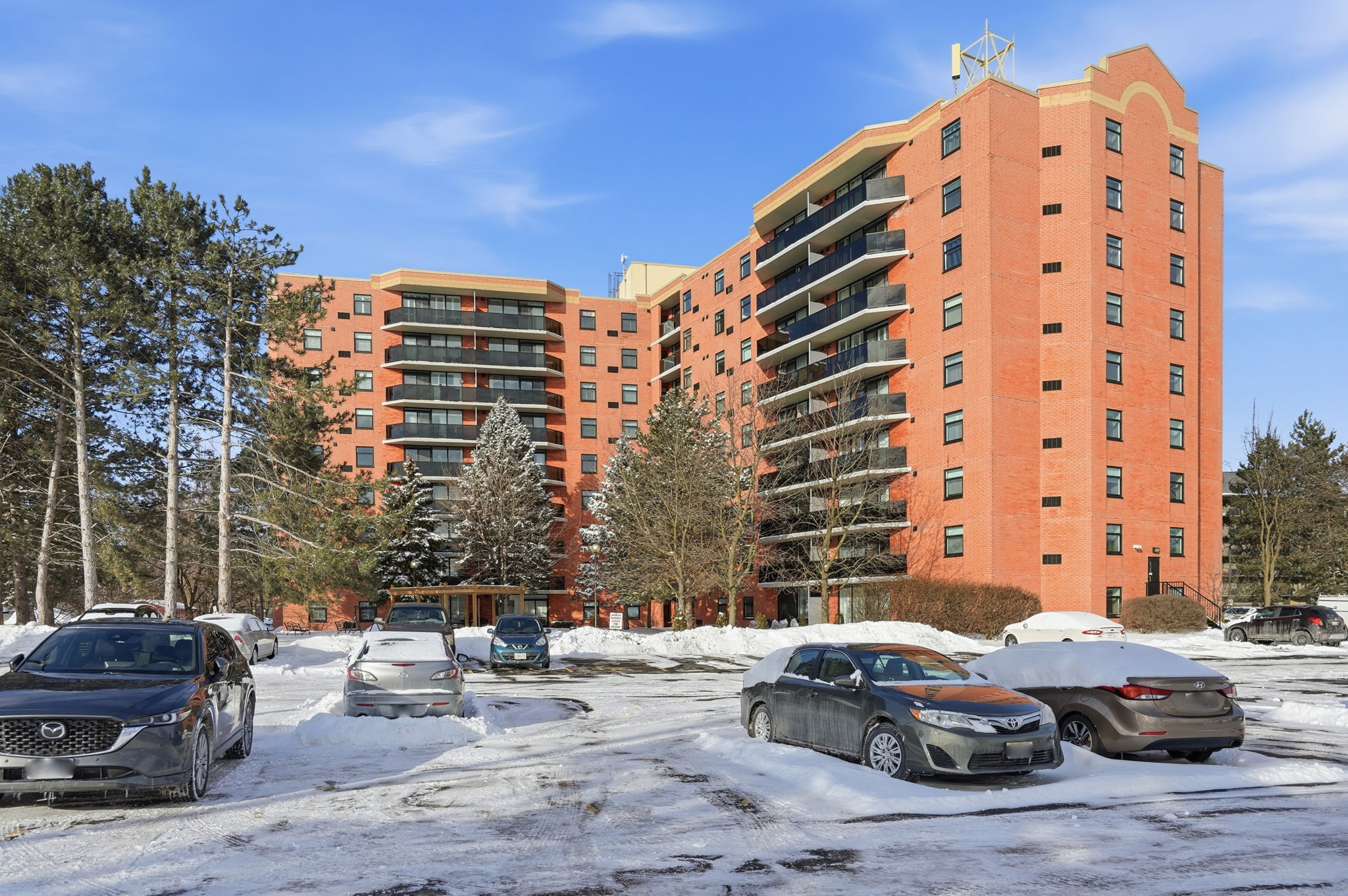 6-web-or-mls-9 Bonheur Ct 808, Brantford-6