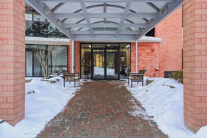 8-web-or-mls-9 Bonheur Ct 808, Brantford-8