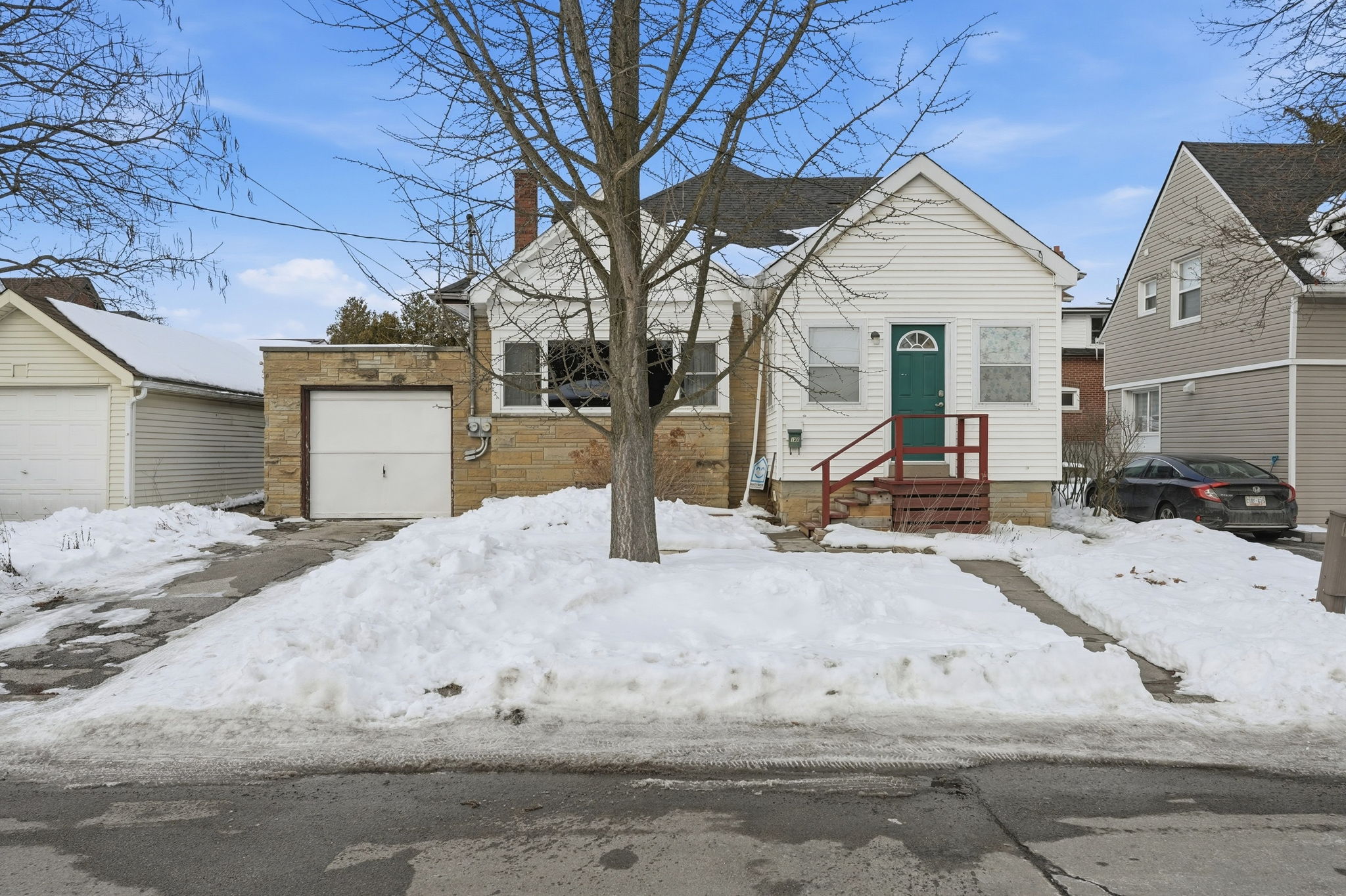 1-web-or-mls-196 Glen Rd, Hamilton-1