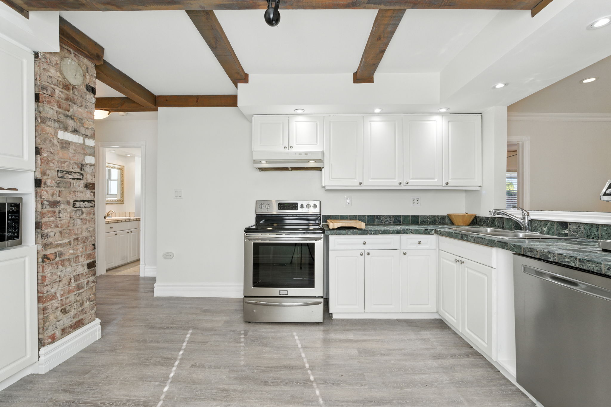 16-web-or-mls-30 Cecil St, St. Catharines-16