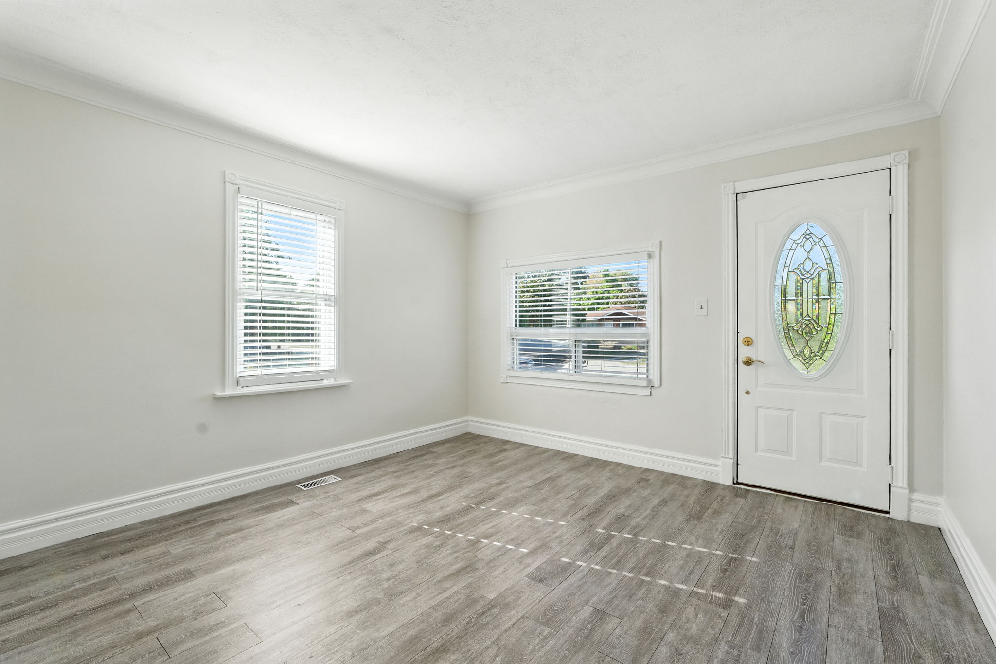 22-web-or-mls-30 Cecil St, St. Catharines-22