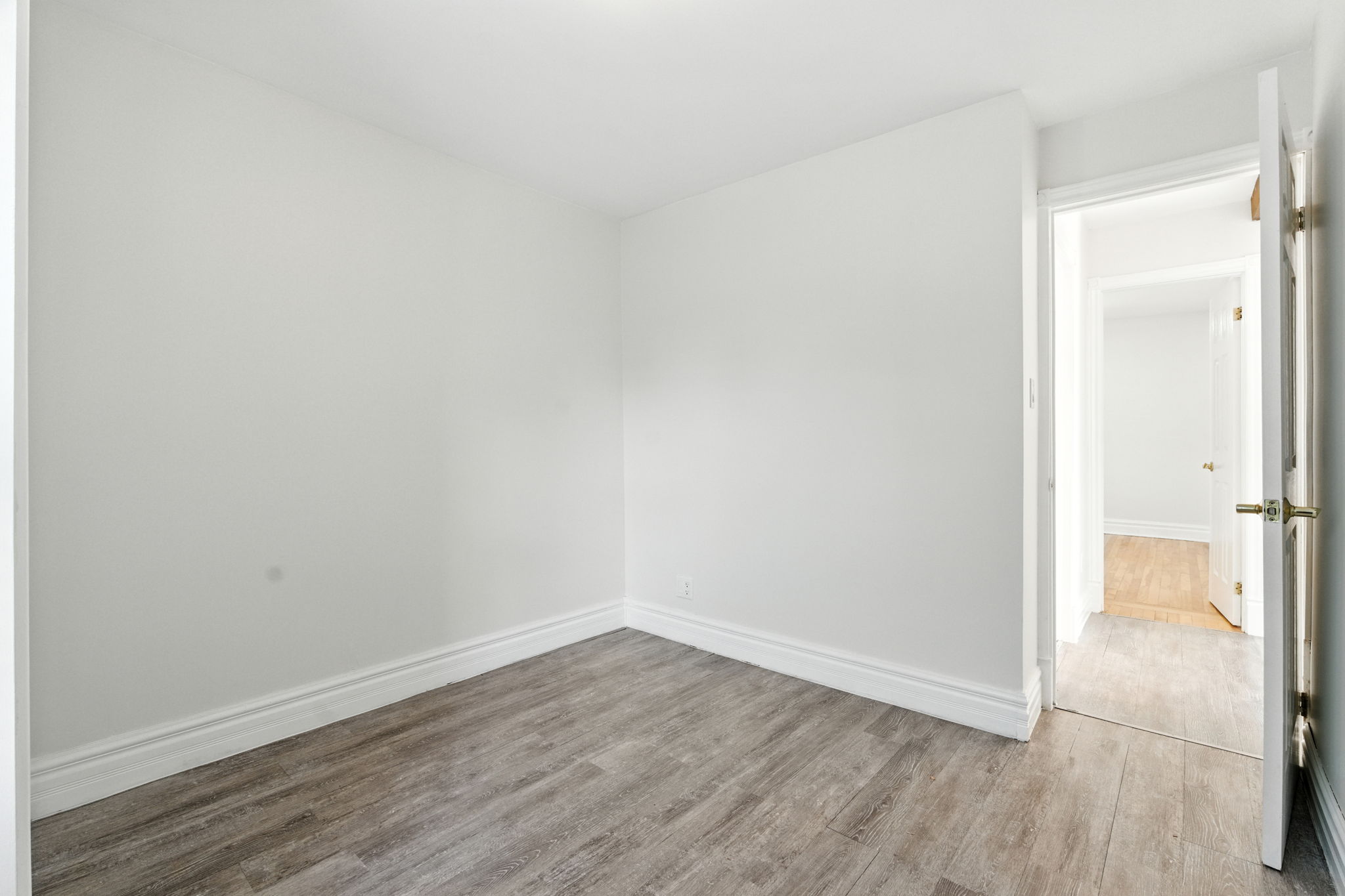 25-web-or-mls-30 Cecil St, St. Catharines-25