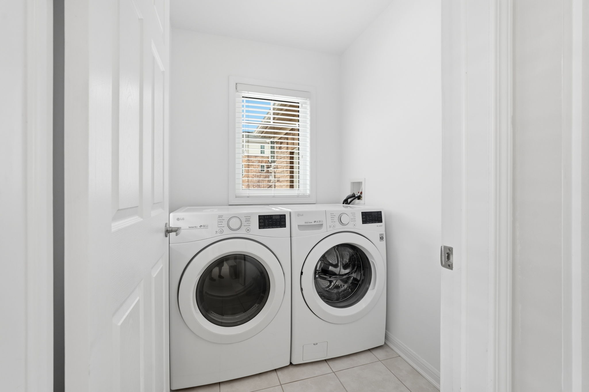 36-web-or-mls-12 emick dr, ancaster-36