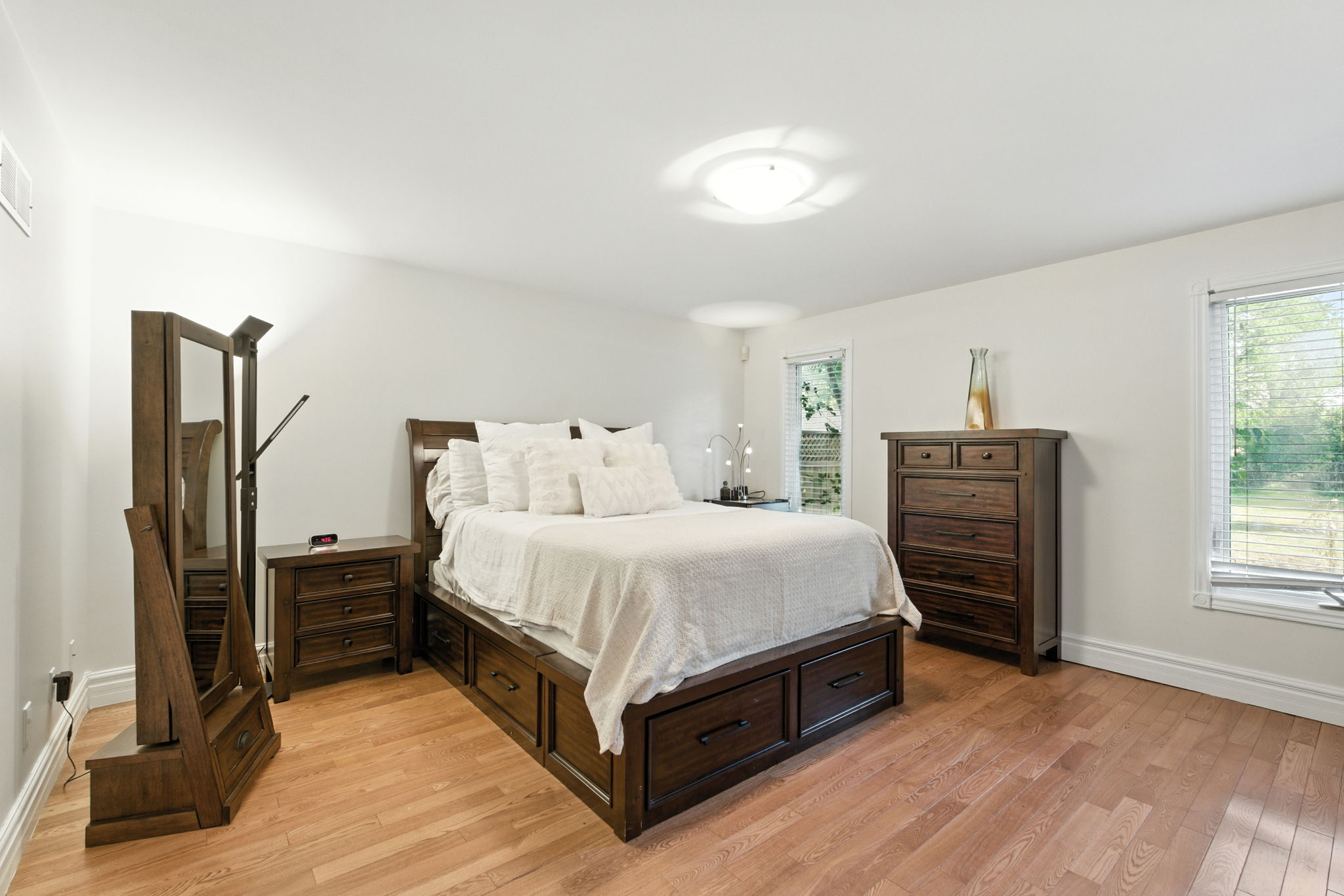 36-web-or-mls-30 Cecil St, St. Catharines-36