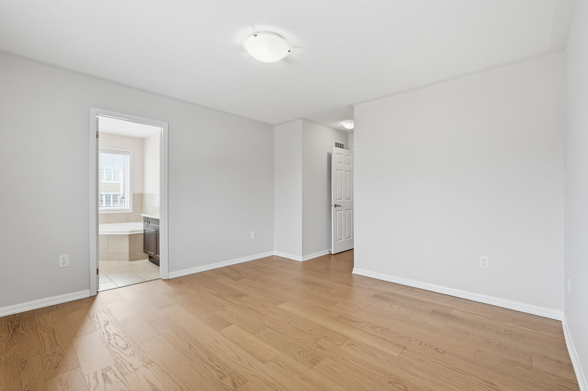 44-web-or-mls-12 emick dr, ancaster-44