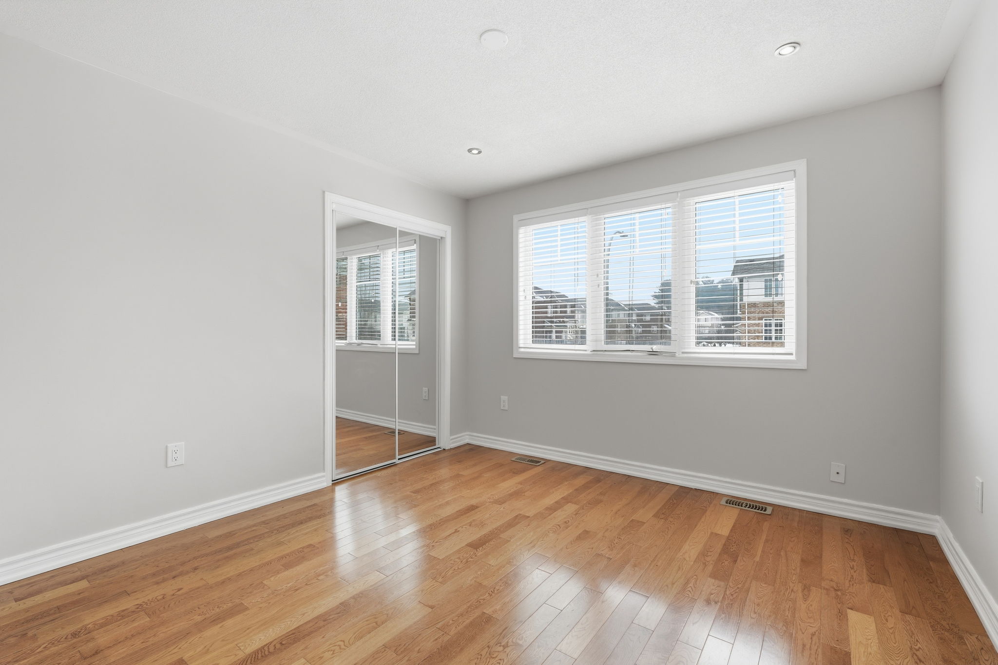 55-web-or-mls-12 emick dr, ancaster-55