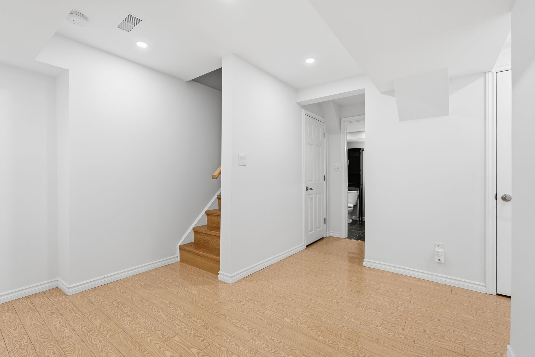 60-web-or-mls-12 emick dr, ancaster-60