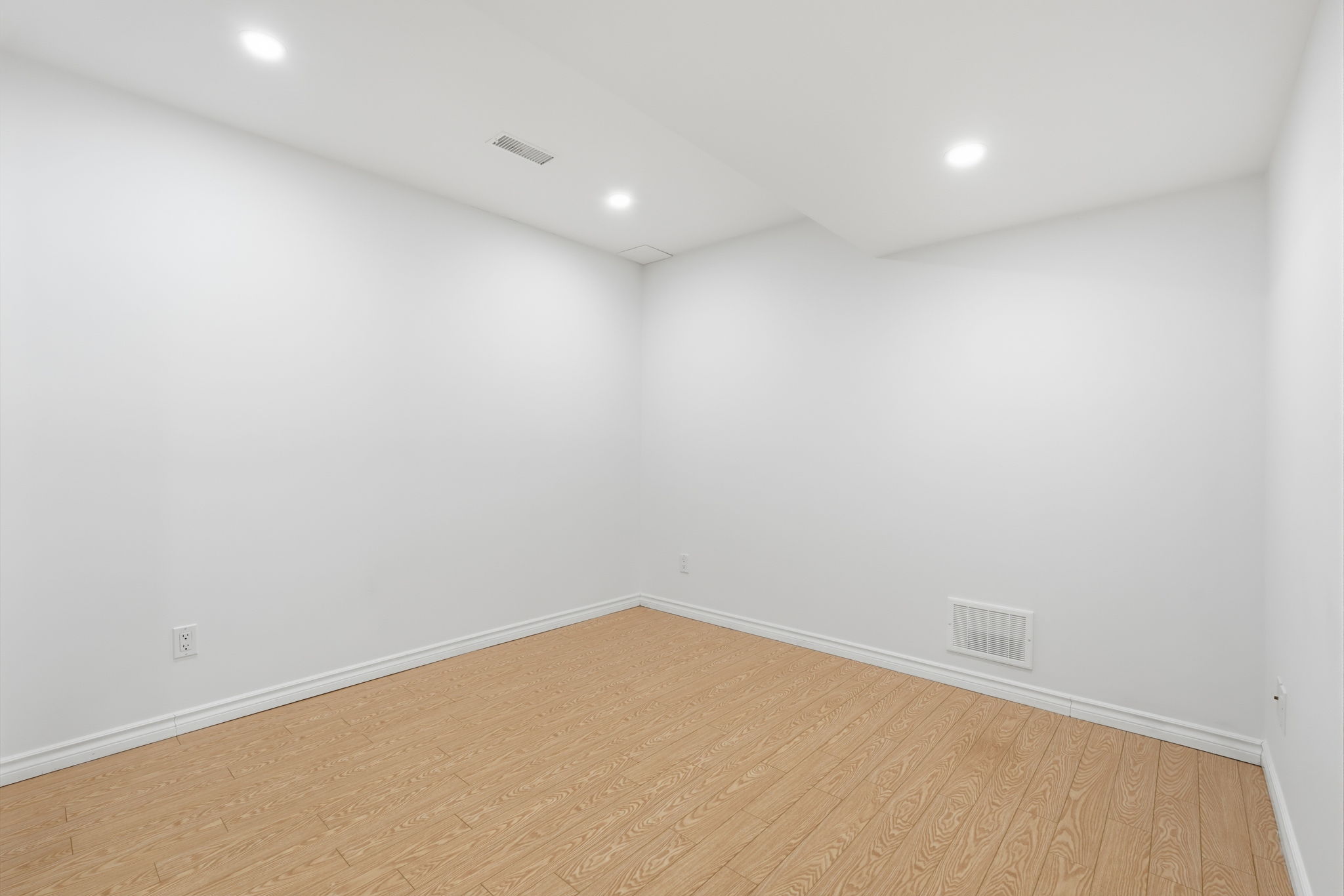 66-web-or-mls-12 emick dr, ancaster-66