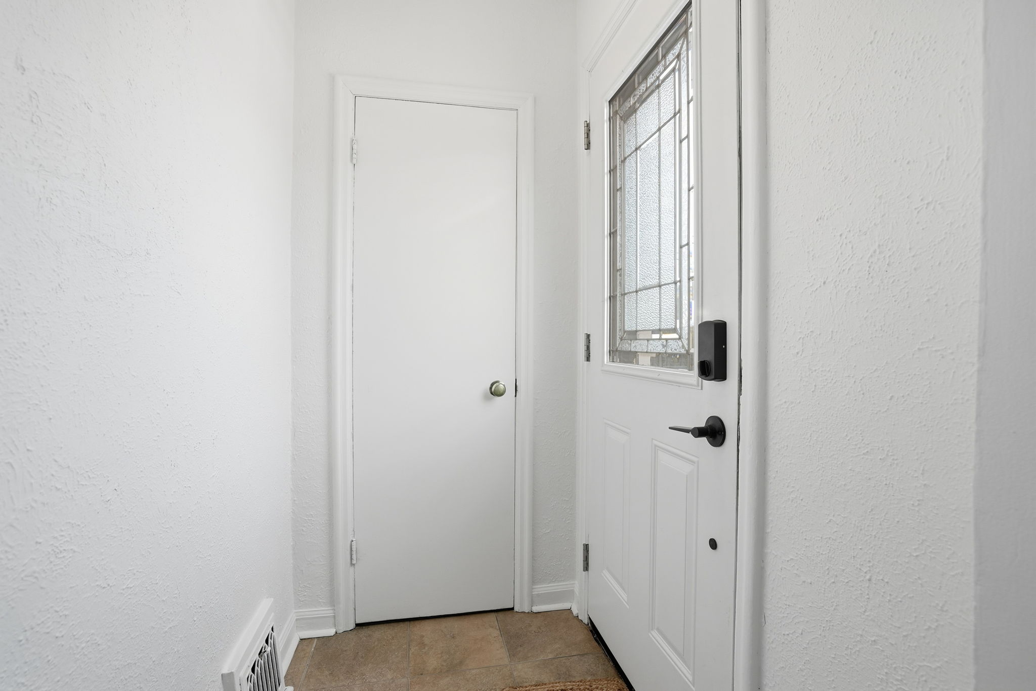 7-web-or-mls-153 Parkview Dr, Hamilton-7