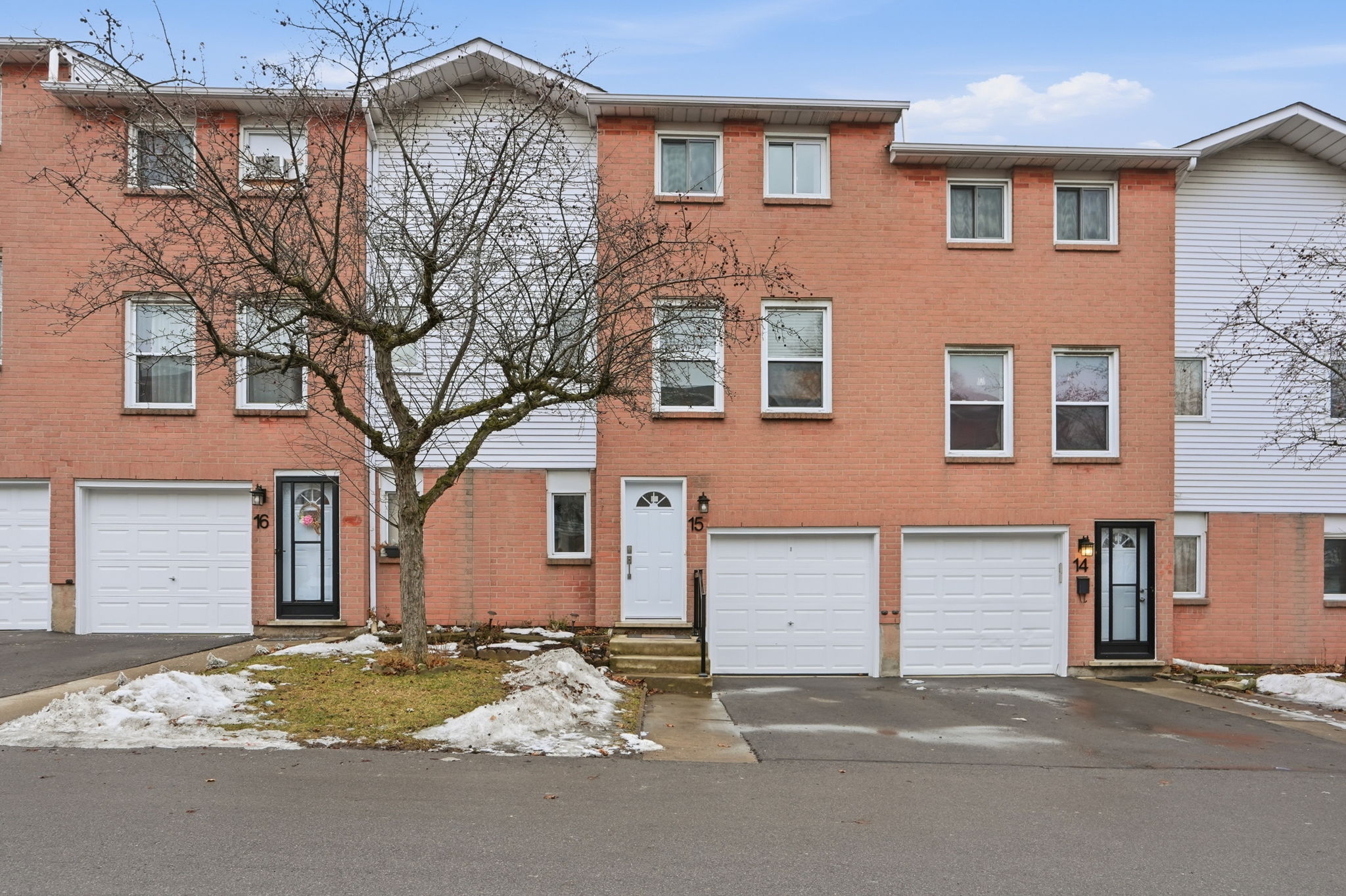 1-web-or-mls-1-Ilona Verlint_1255 Upper Gage Ave 15_Hamilton