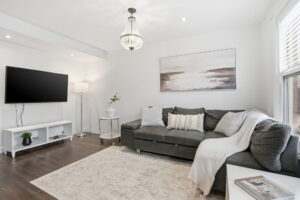 10-web-or-mls-10-Ilona Verlint_1255 Upper Gage Ave 15_Hamilton