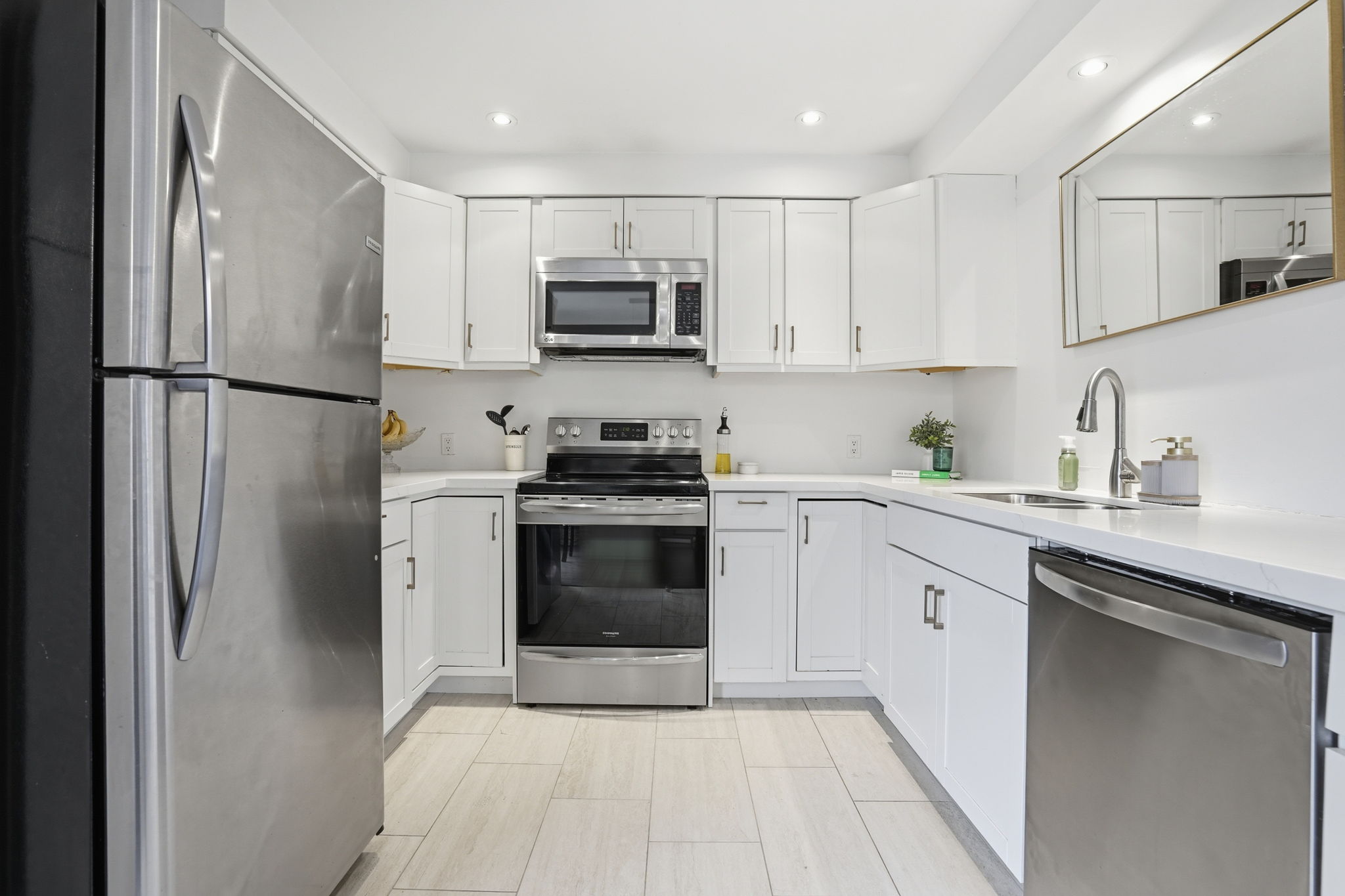 16-web-or-mls-16-Ilona Verlint_1255 Upper Gage Ave 15_Hamilton