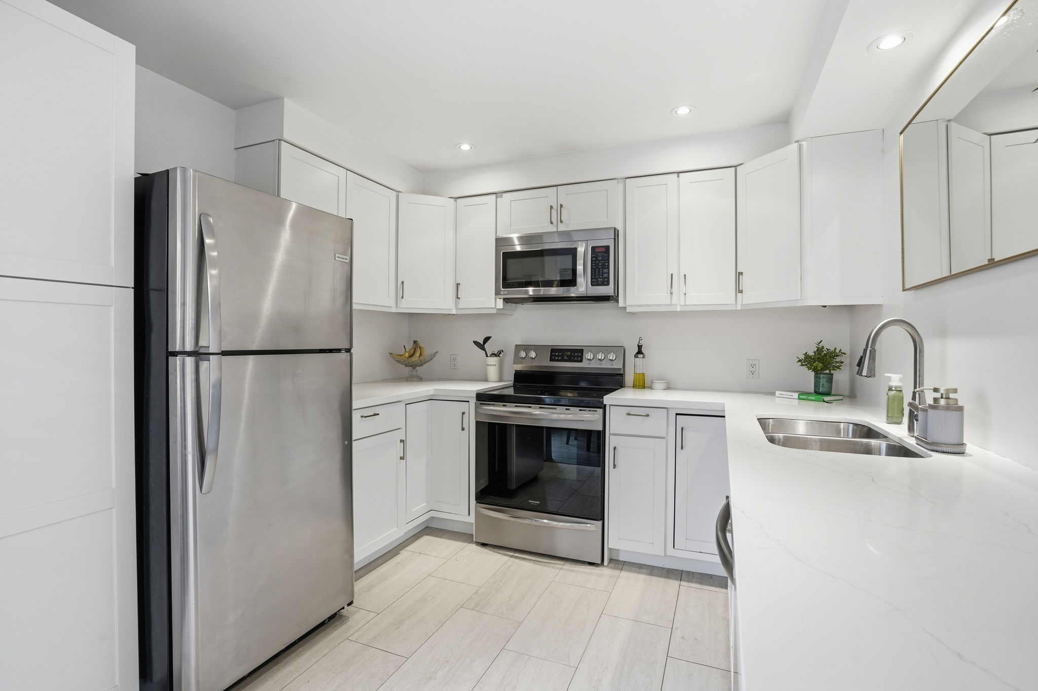 18-web-or-mls-18-Ilona Verlint_1255 Upper Gage Ave 15_Hamilton