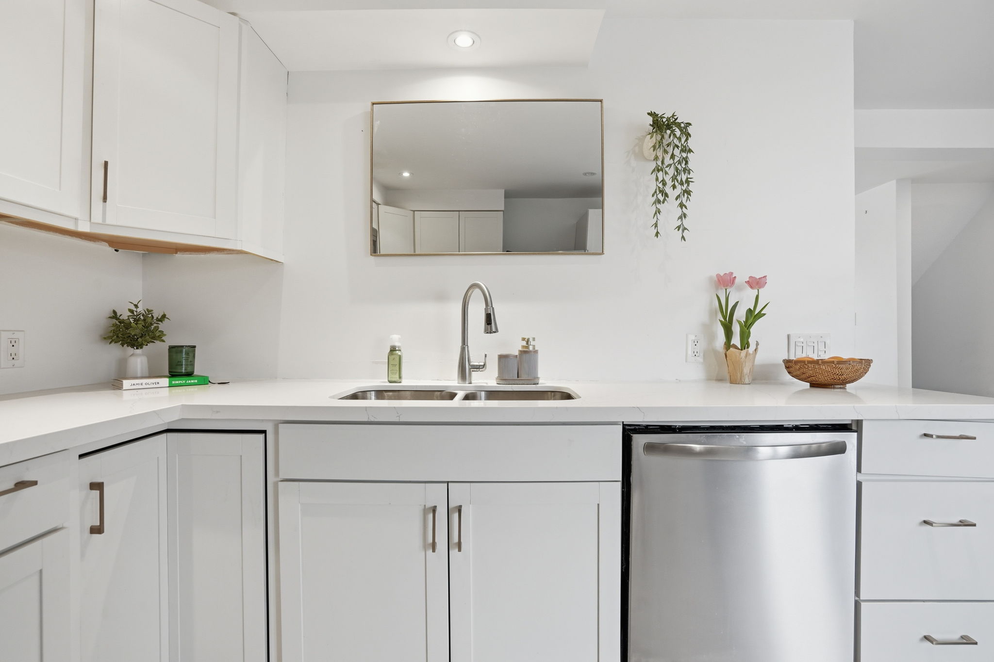 20-web-or-mls-20-Ilona Verlint_1255 Upper Gage Ave 15_Hamilton