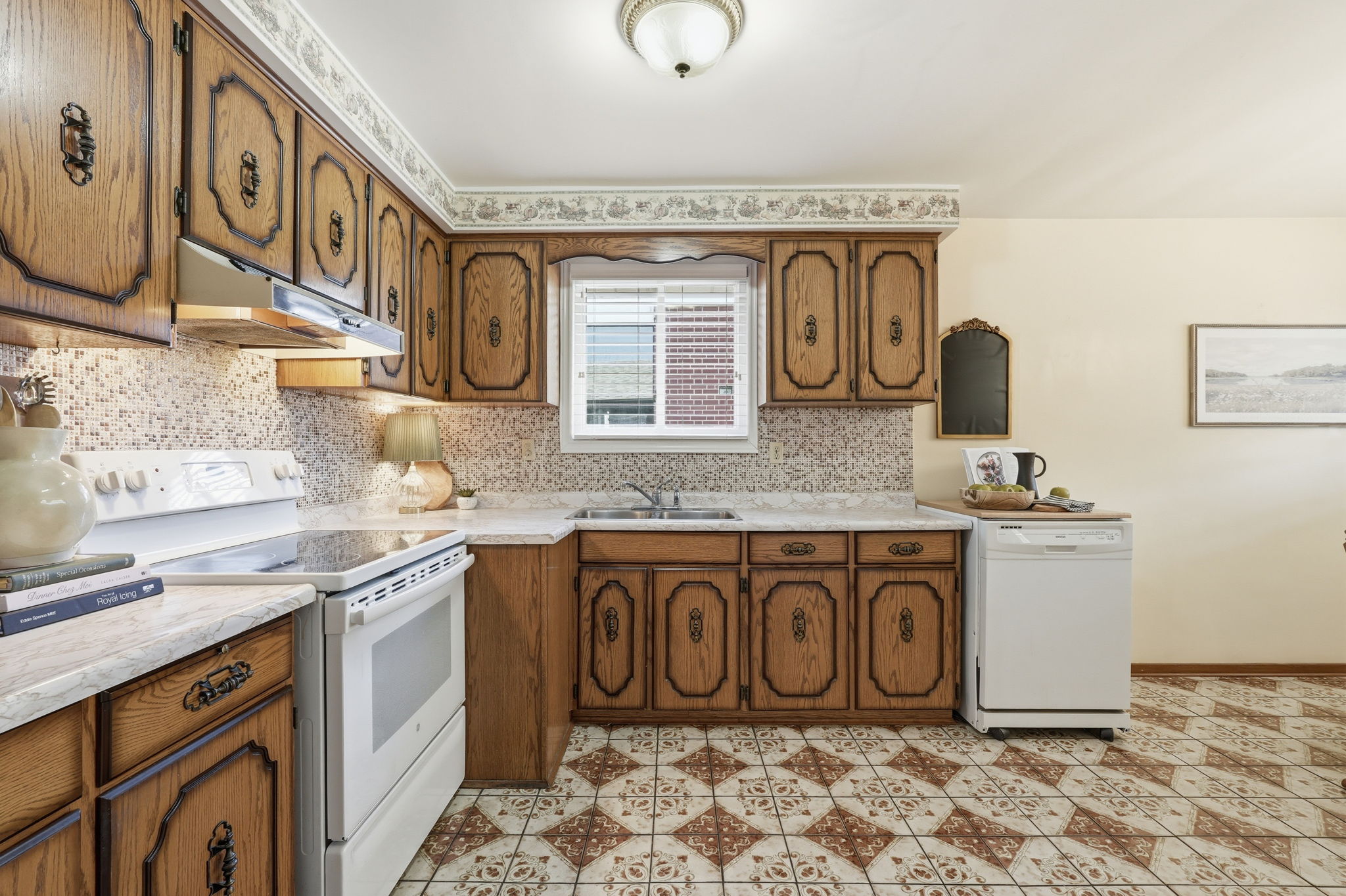 21-web-or-mls-21-Joe Genovese_256 Whitney Ave_Hamilton