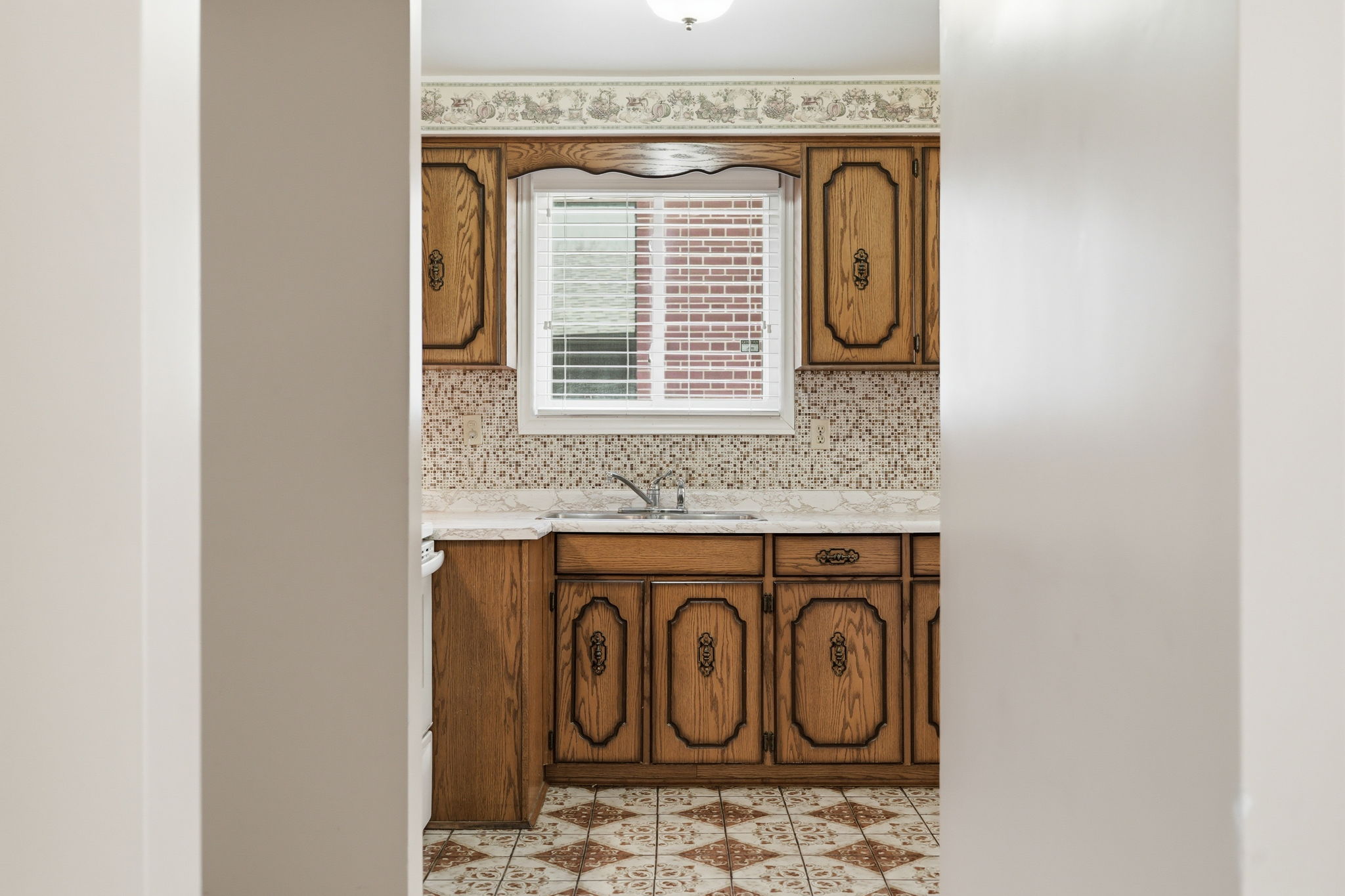 22-web-or-mls-22-Joe Genovese_256 Whitney Ave_Hamilton