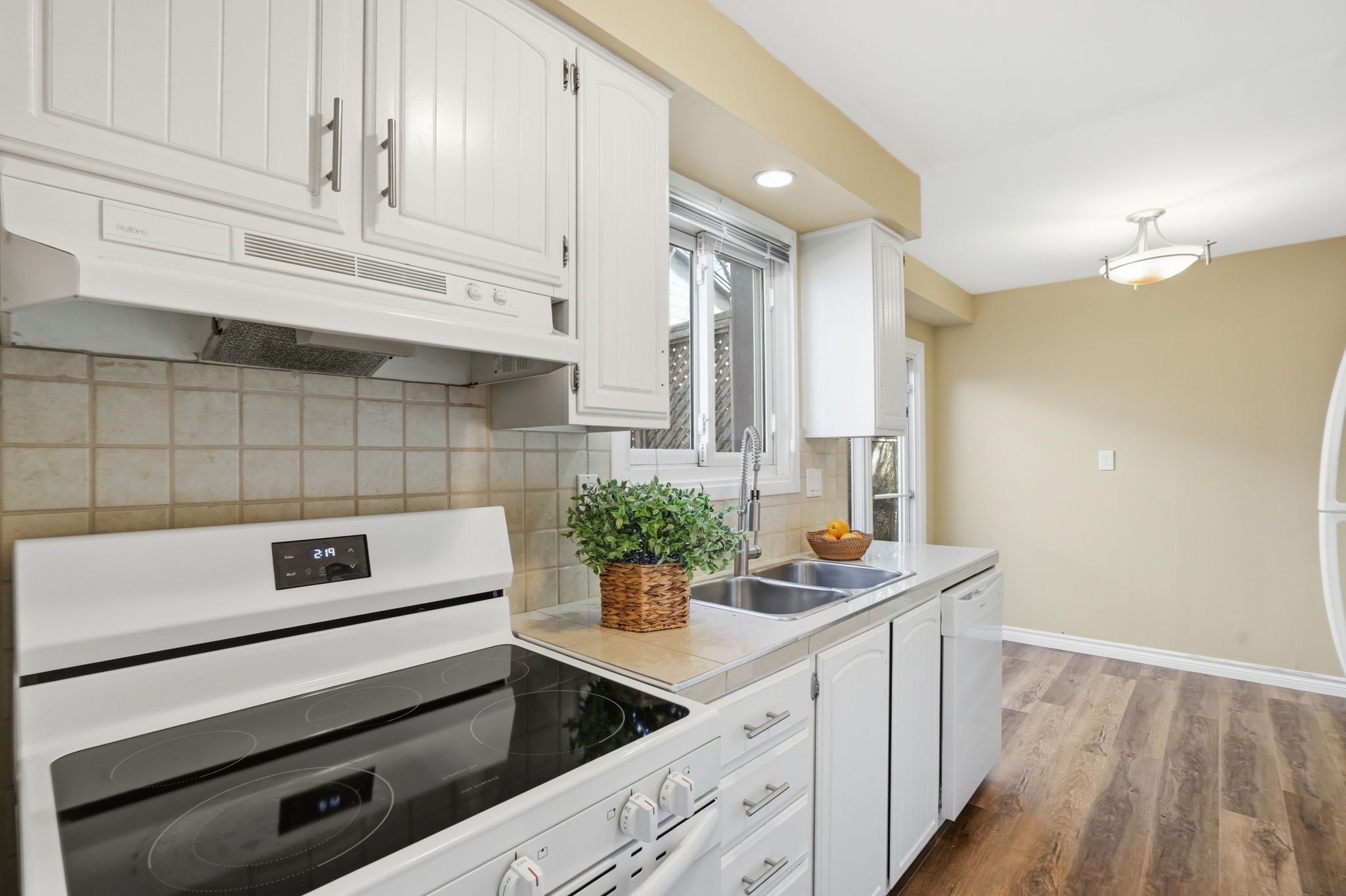 23-web-or-mls-23-Dane Pirro_94 Wendover Dr_Hamilton