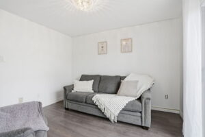 23-web-or-mls-23-Ilona Verlint_1255 Upper Gage Ave 15_Hamilton