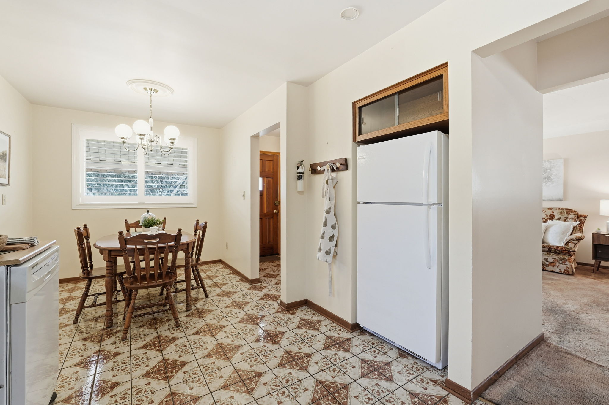 23-web-or-mls-23-Joe Genovese_256 Whitney Ave_Hamilton