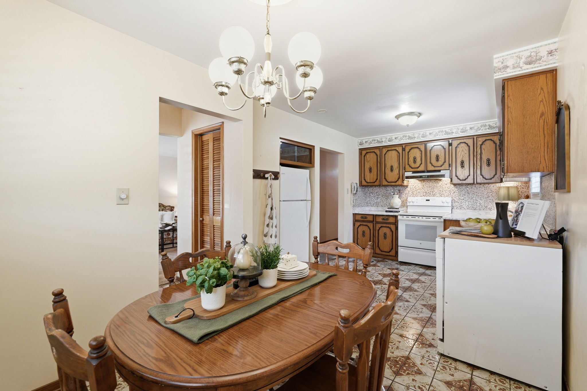 27-web-or-mls-27-Joe Genovese_256 Whitney Ave_Hamilton