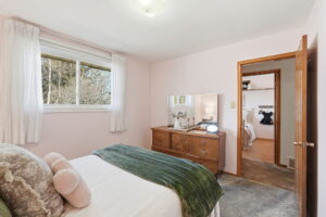 32-web-or-mls-32-Joe Genovese_256 Whitney Ave_Hamilton