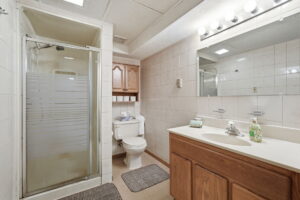 36-web-or-mls-36-Joe Genovese_256 Whitney Ave_Hamilton