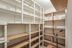 61-web-or-mls-61-Joe Genovese_256 Whitney Ave_Hamilton