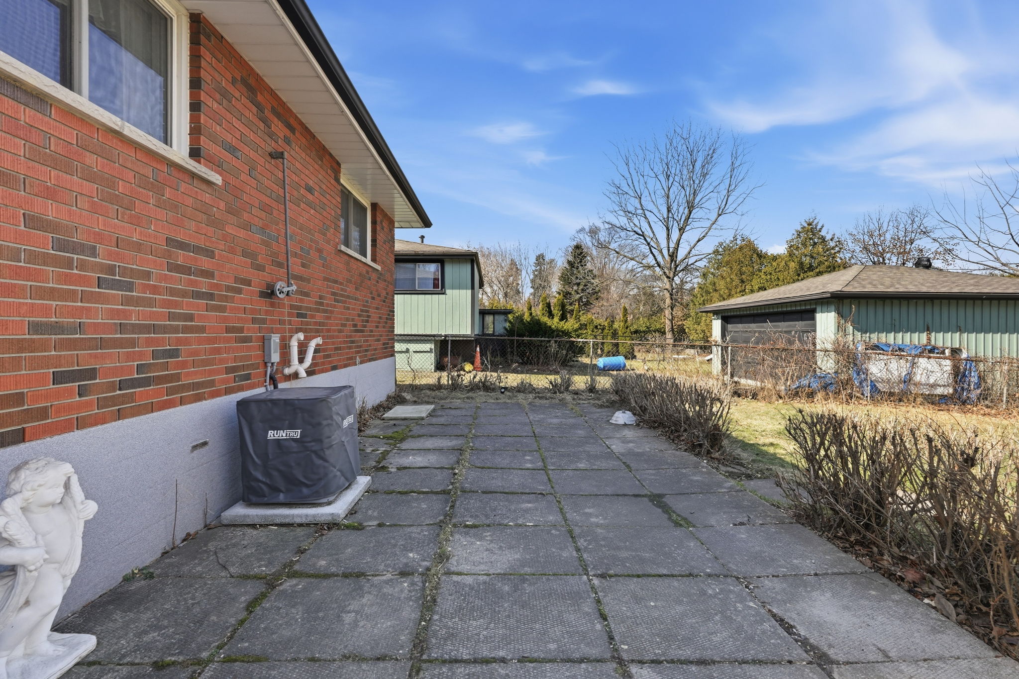 64-web-or-mls-64-Joe Genovese_256 Whitney Ave_Hamilton