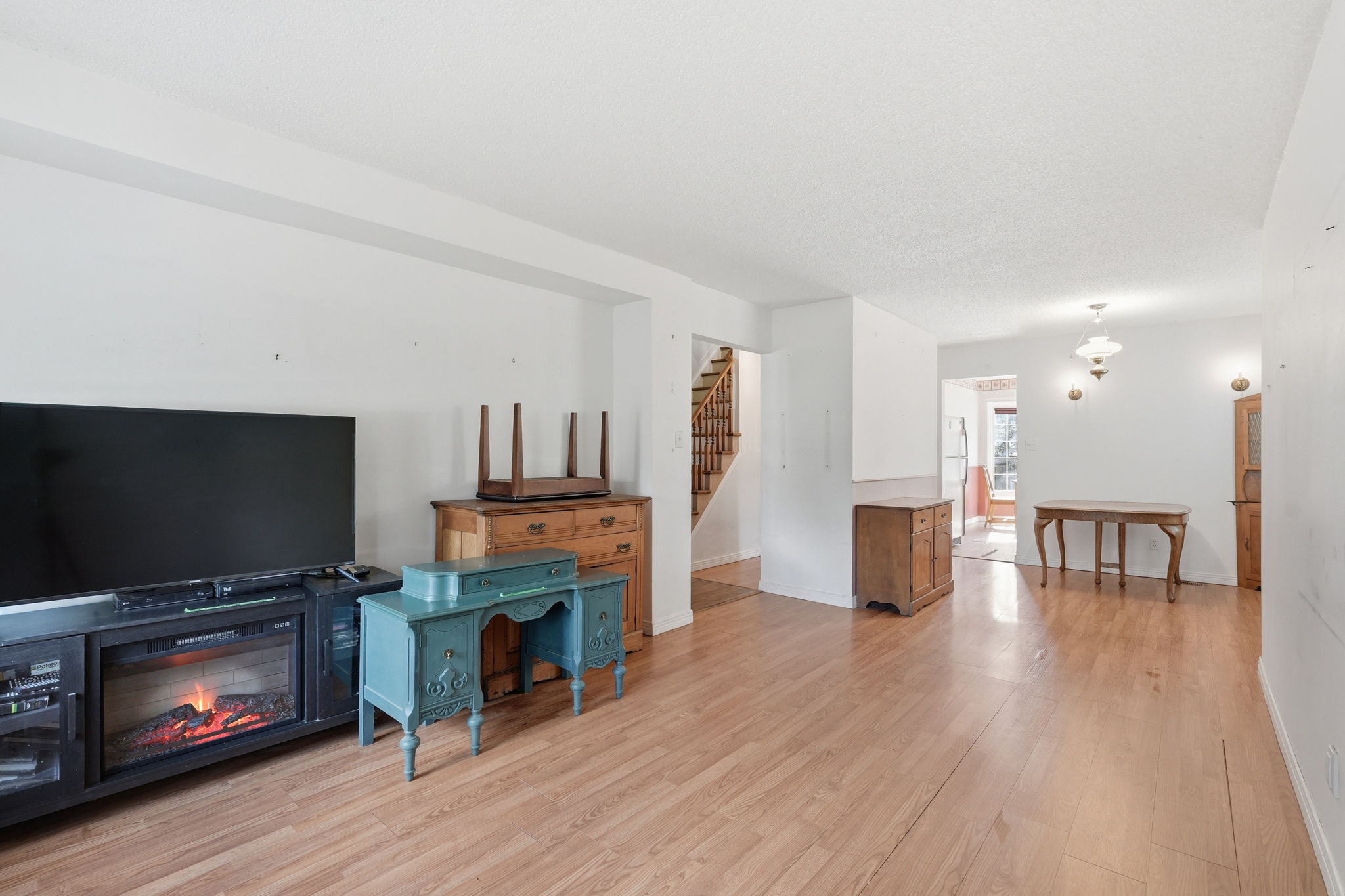 12-web-or-mls-12-Samantha Frank - 471 Knightsbridge Crescent_