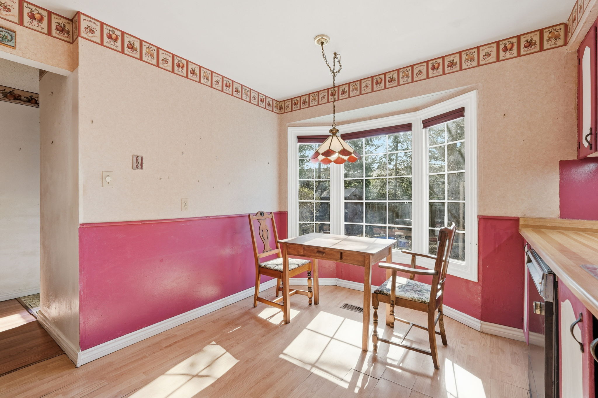 22-web-or-mls-22-Samantha Frank - 471 Knightsbridge Crescent_