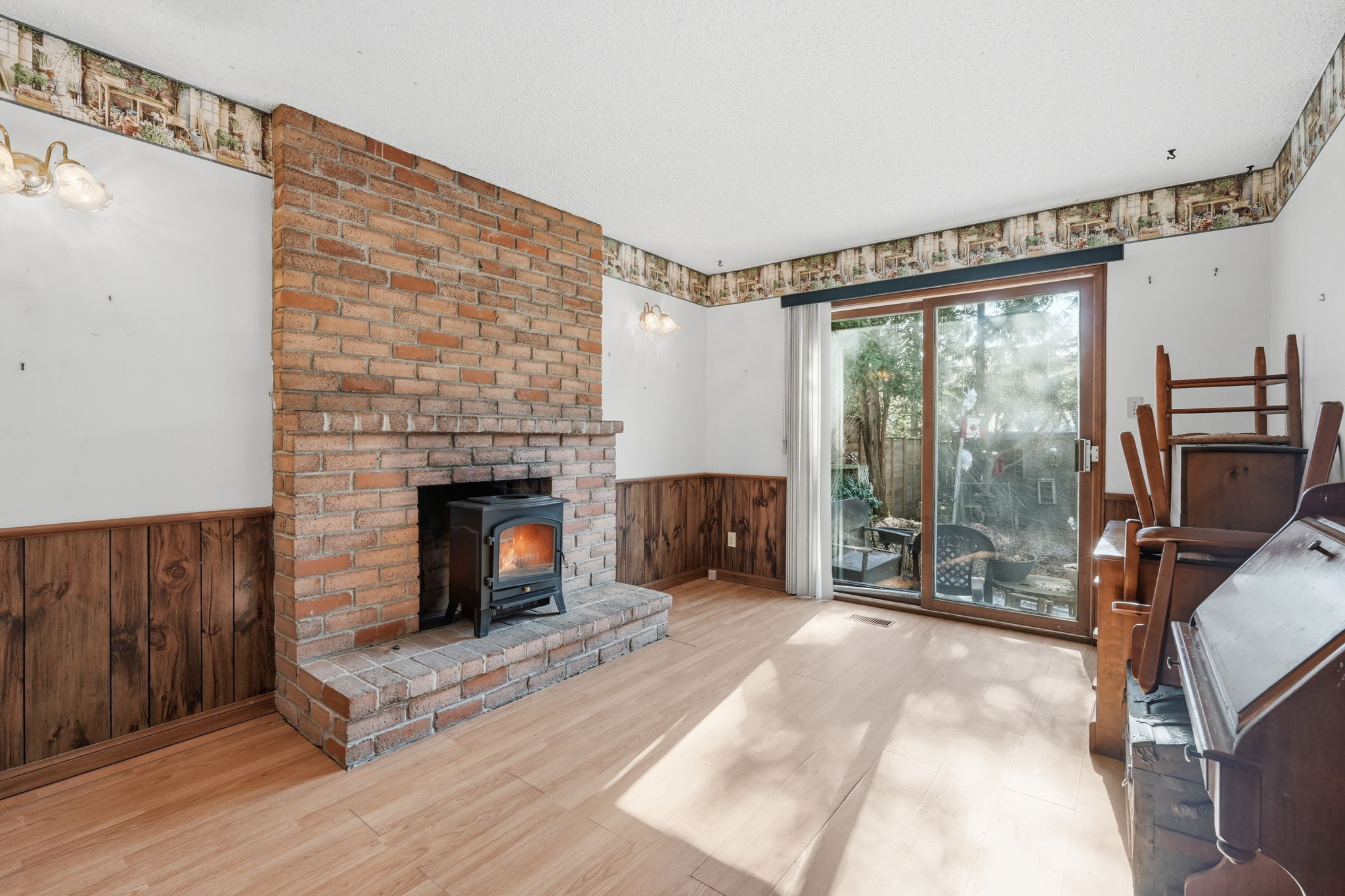 26-web-or-mls-26-Samantha Frank - 471 Knightsbridge Crescent_