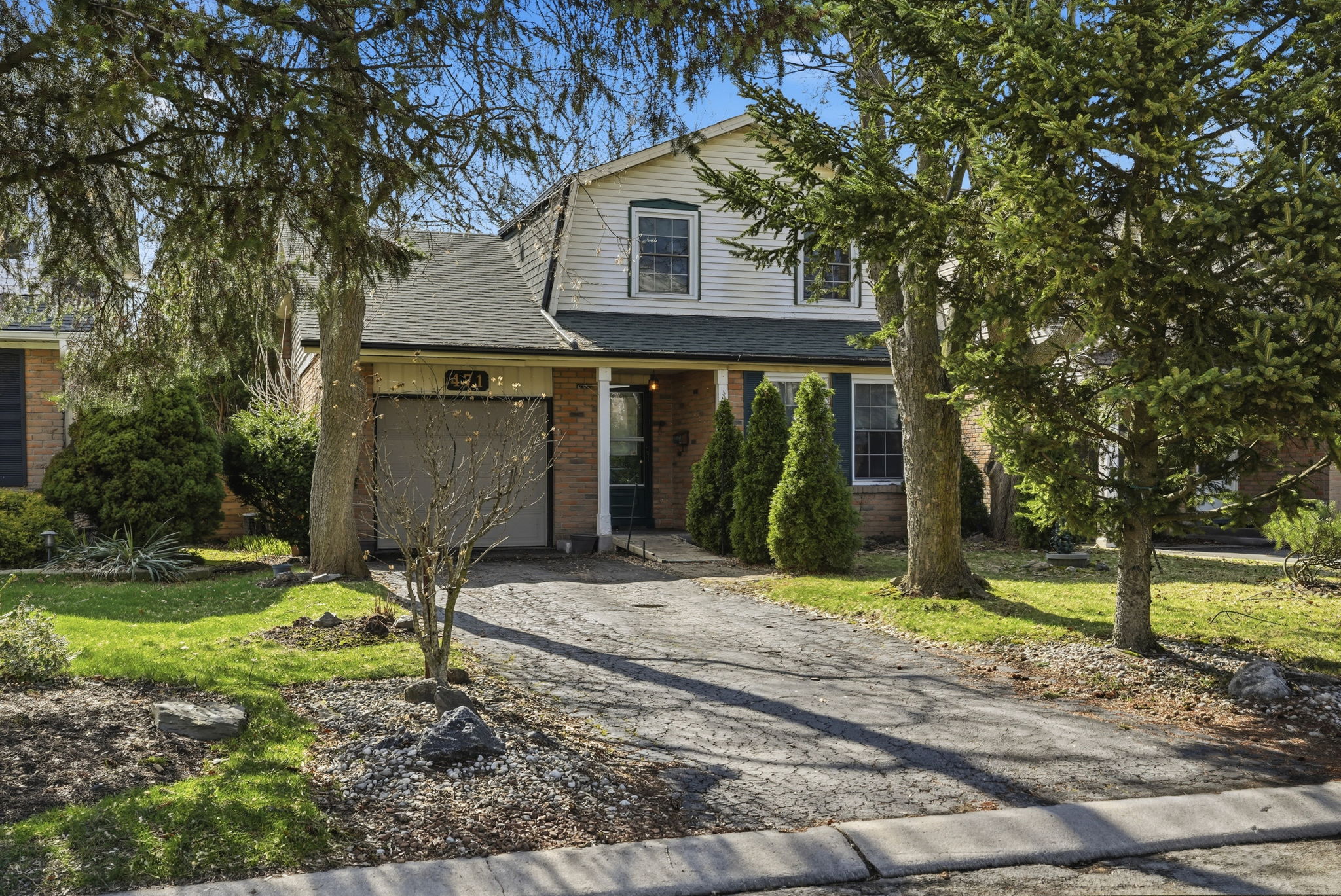 3-web-or-mls-03-Samantha Frank - 471 Knightsbridge Crescent_