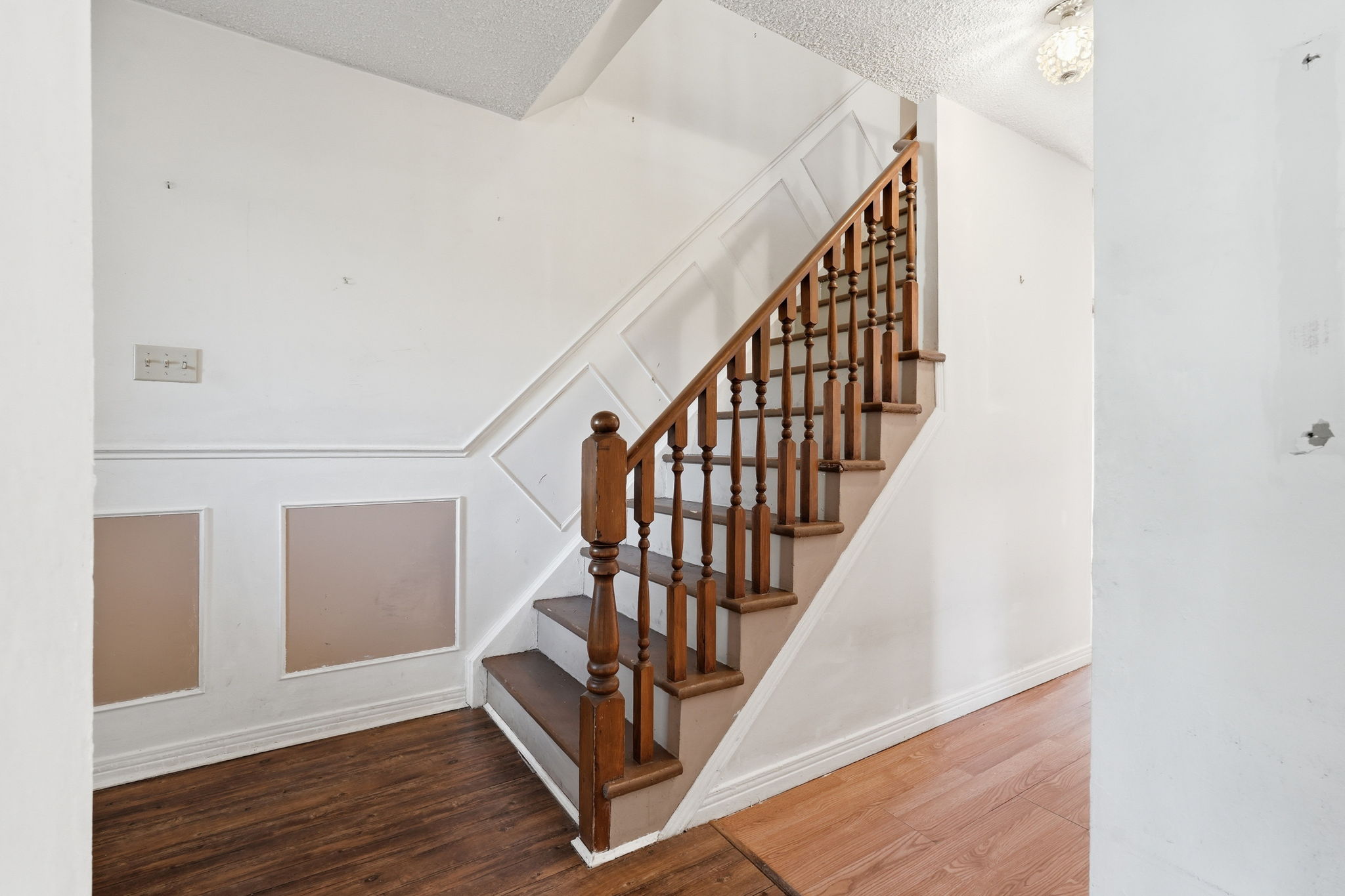 30-web-or-mls-30-Samantha Frank - 471 Knightsbridge Crescent_