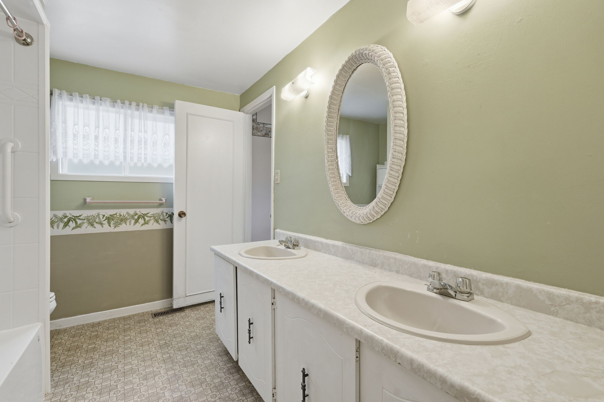 35-web-or-mls-35-Samantha Frank - 471 Knightsbridge Crescent_