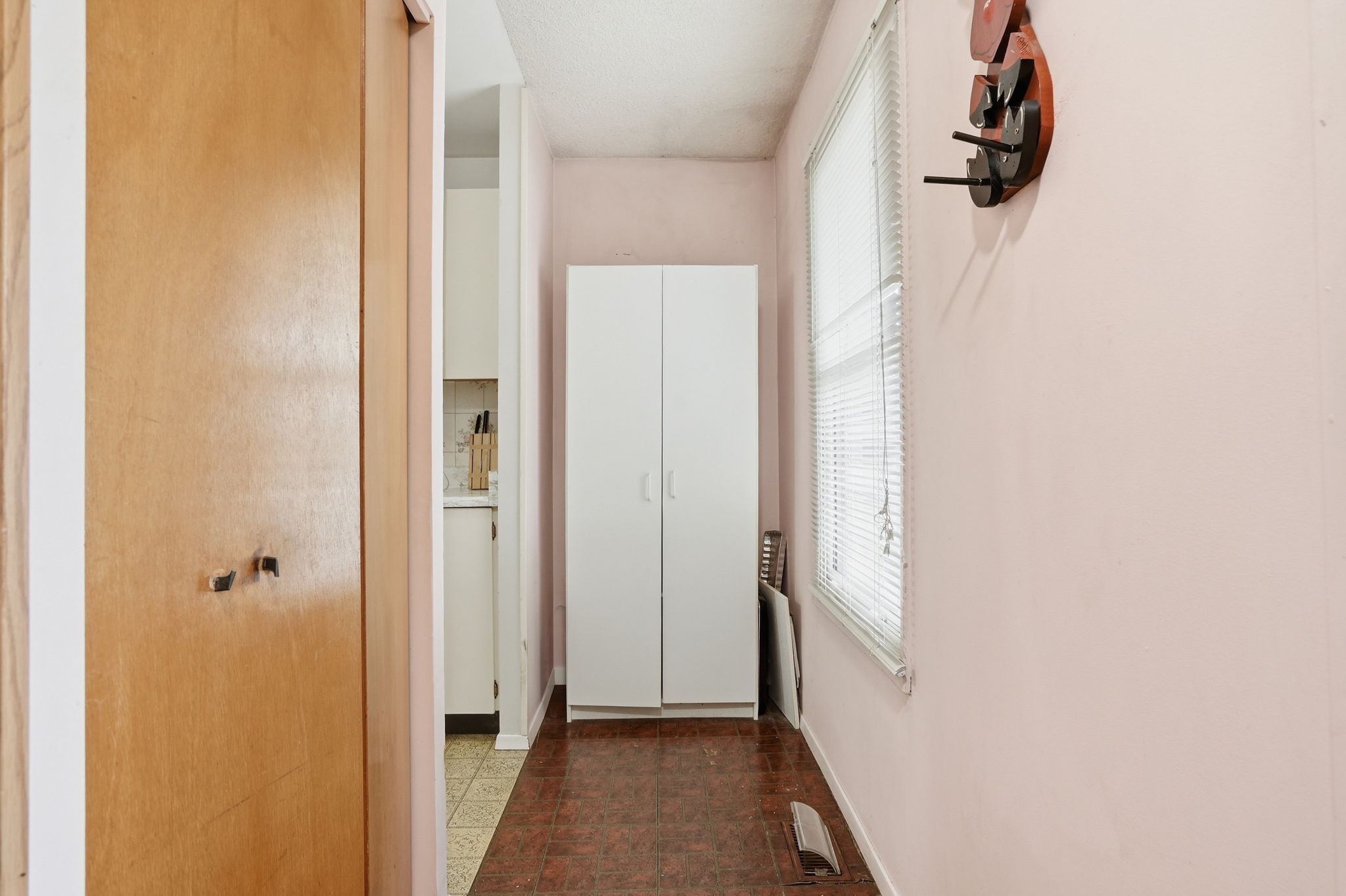 7-web-or-mls-07-Samantha Frank_99 Palmer Rd