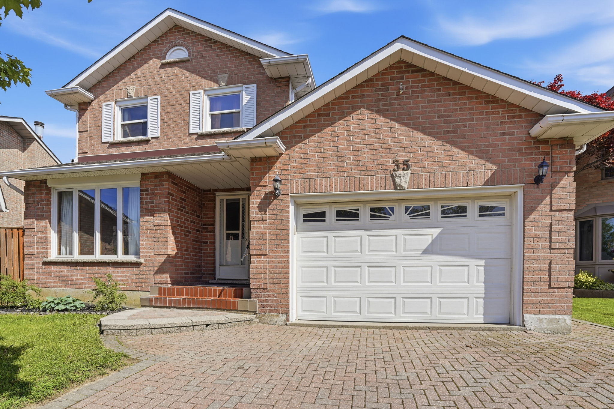 1-web-or-mls-1-Frank_35 Amblecote Pl, Hamilton